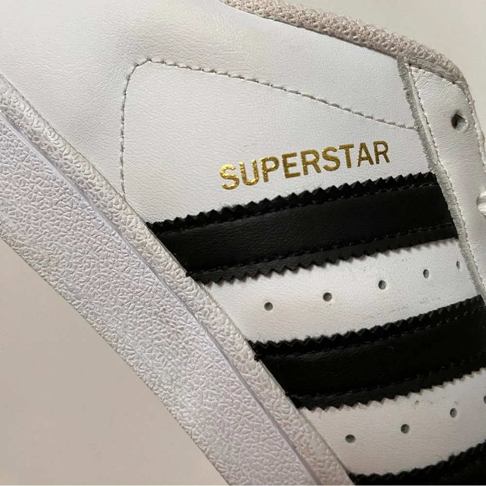 Adidas black and white superstar size 7.5 - Picture 14 of 16